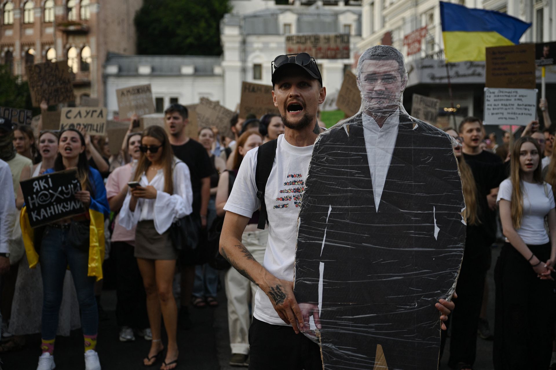 Ukraine's protests lose momentum as Zelensky refuses to budge