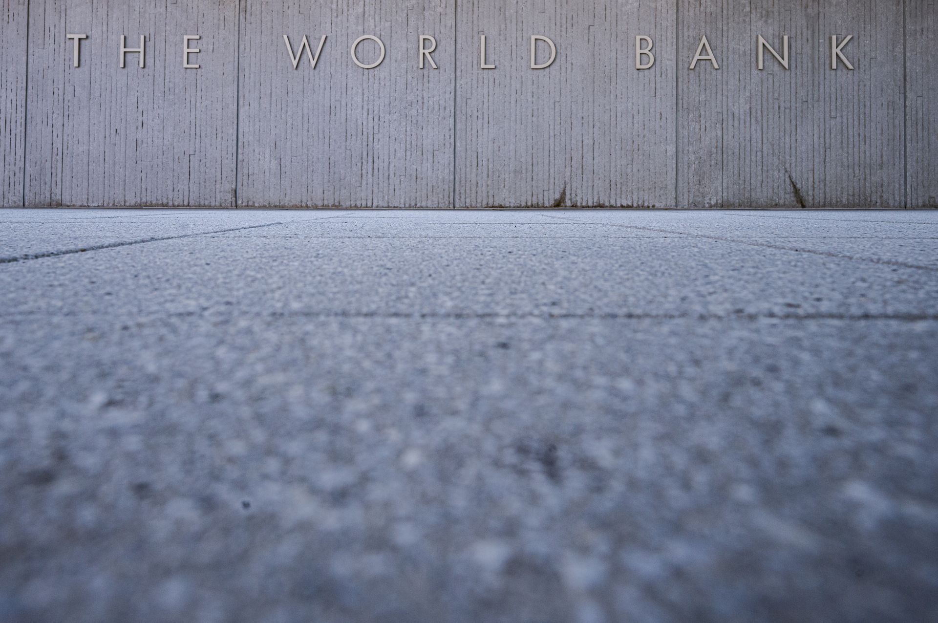 Ukraine to receive $841 million from World Bank amid budget deficit
