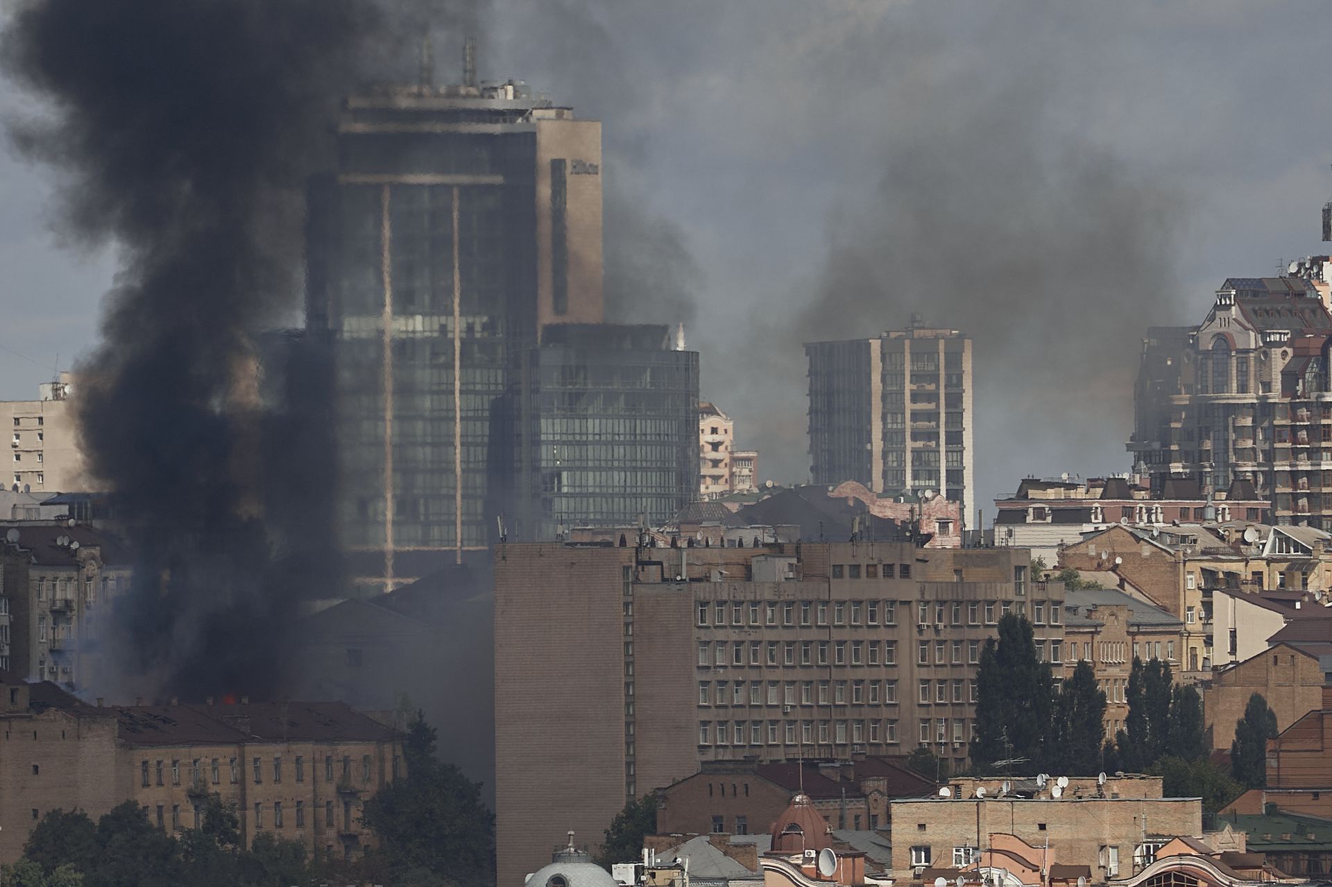 ️ ⚡️ Russian drones strike central Kyiv, at least 7 injured