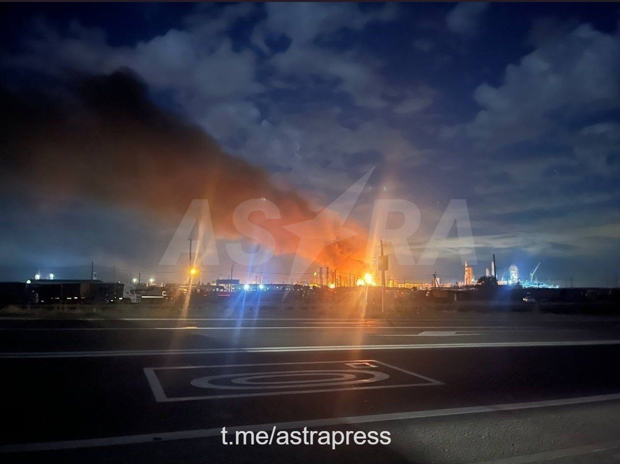 Drone attack reportedly hits Russias Ilsky oil refinery, sparks fire The Ilsky refinery, located roughly 500 kilometers (310 miles) from Ukrainian-controlled territory, is one of the largest oil-processing facilities in southern Russia, producing nearly 6.6 million tons of fuel annually.