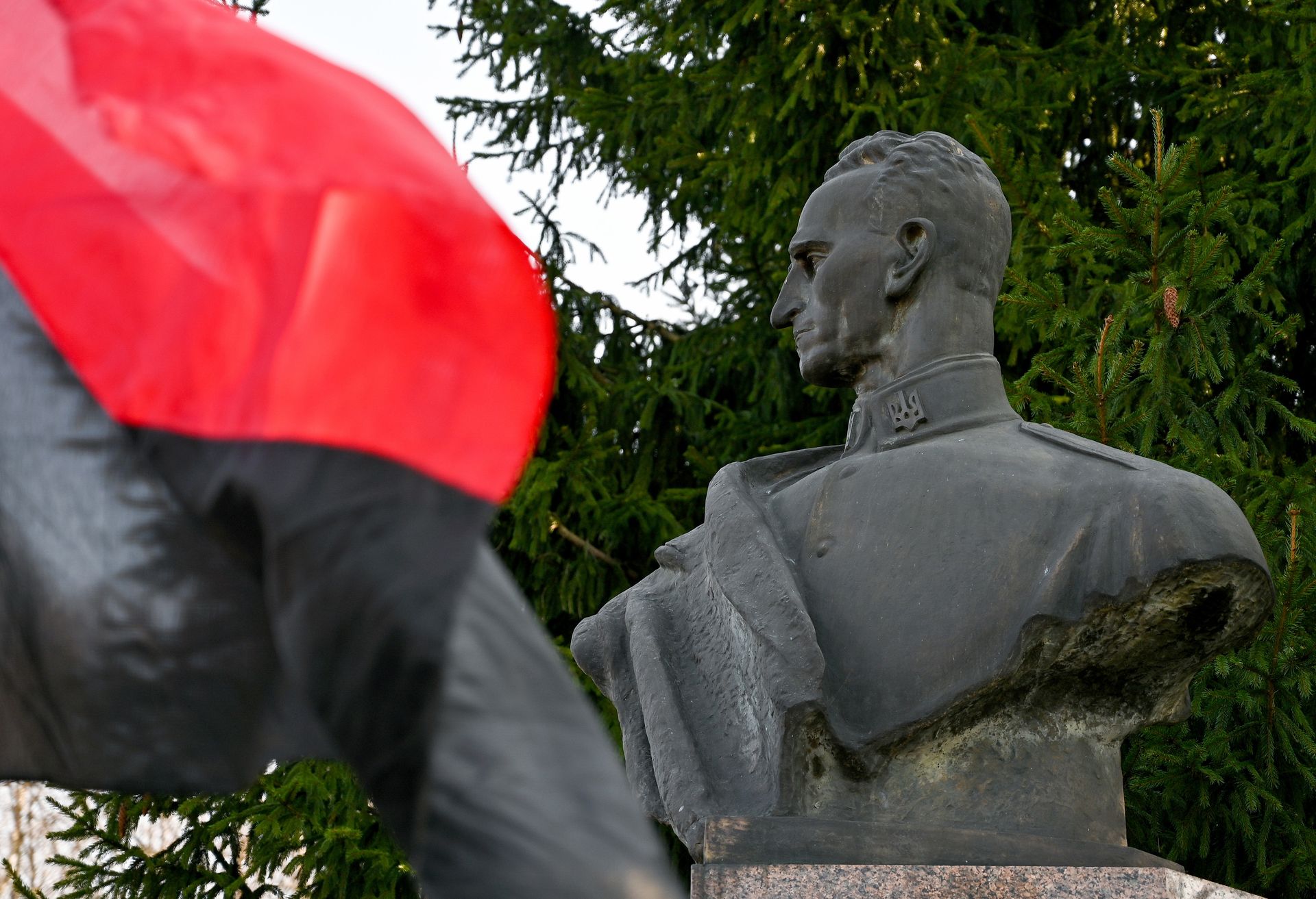 New Poland-Ukraine dispute looms as local authorities move to honor UPA military leader