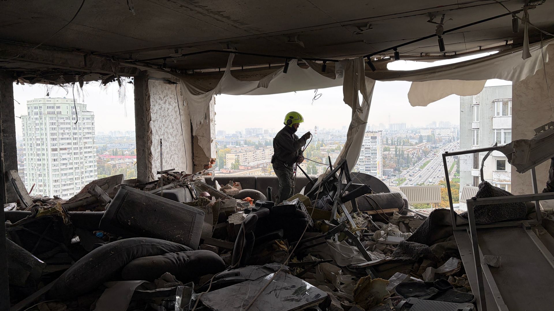 'Everything was in ruins' — At least 2 killed, 2 injured in Russian drone attack on Kyiv