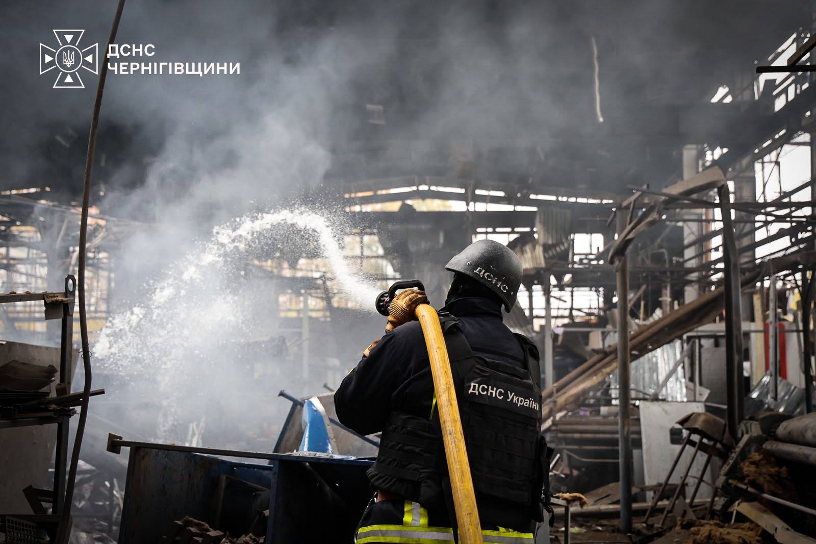 Russian daytime attack on Chernihiv civilian businesses kills 1, injures at least 25