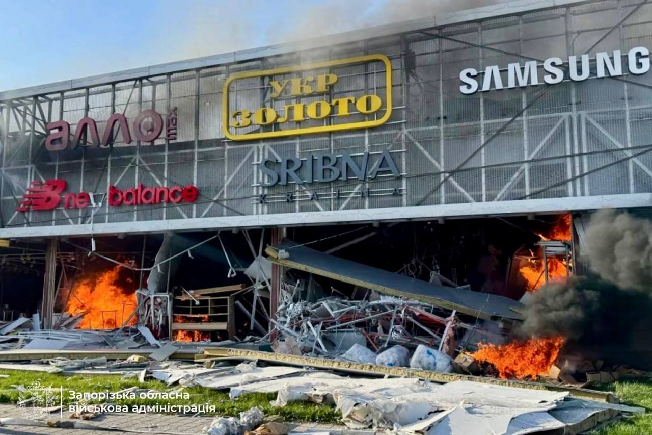 Russian attacks across Ukraine kill 2, wound 35 over past day, as repeated strikes hit Zaporizhzhia